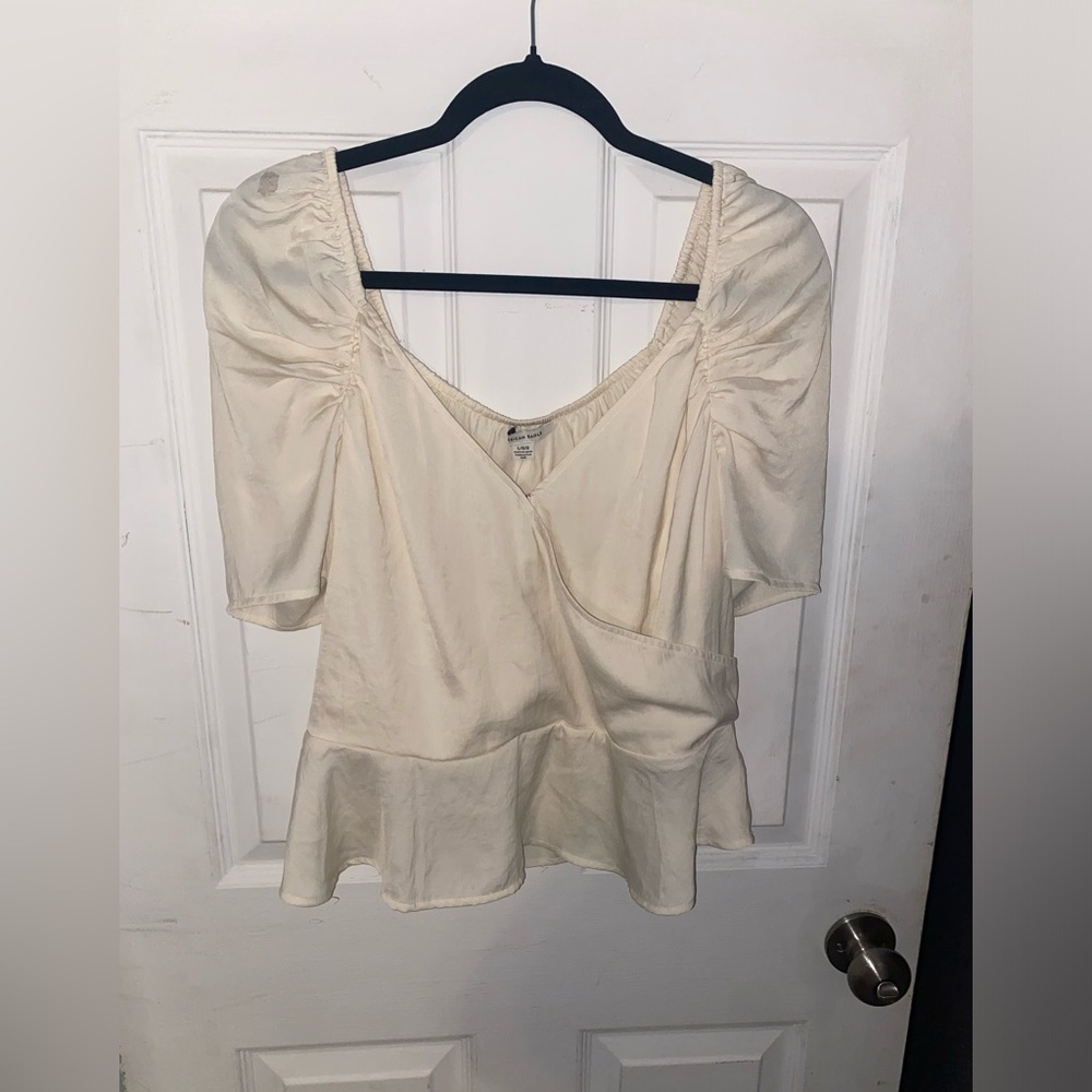 American eagle white top